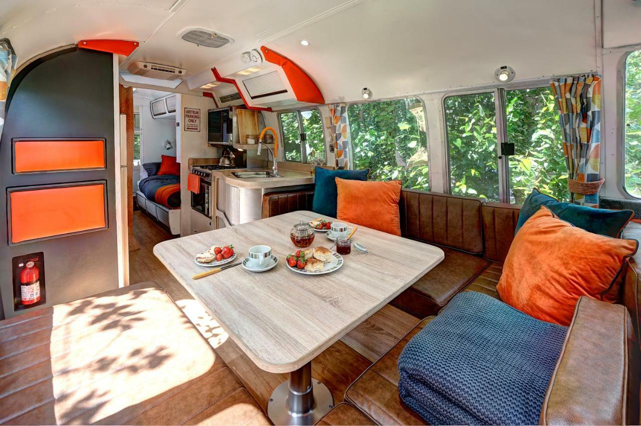 Glamping 1970 American Airstream Motorhome Ponsanooth Zewnętrze zdjęcie