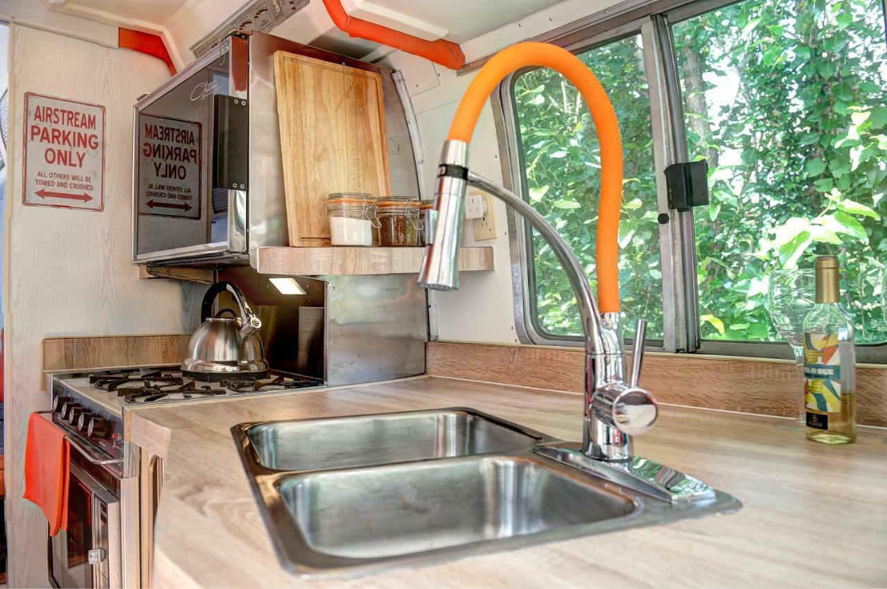 Glamping 1970 American Airstream Motorhome Ponsanooth Zewnętrze zdjęcie
