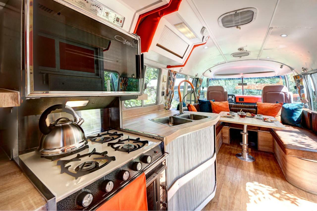 Glamping 1970 American Airstream Motorhome Ponsanooth Zewnętrze zdjęcie